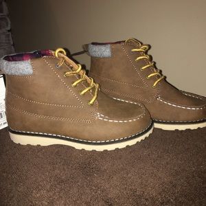 Cat and Jack, Men’s size 5